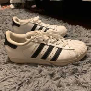 Adidas Superstar size 5.5 (fits more like 6.5-7)